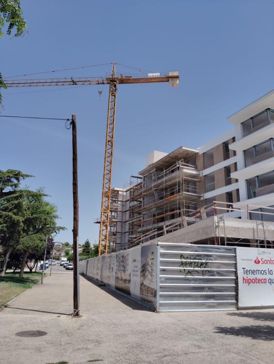 Reforma Integral de Vivienda con Patio Mediterráneo
