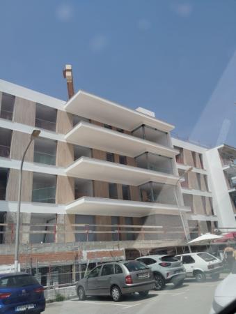Reforma Integral de Vivienda con Patio Mediterráneo - Imagen 12